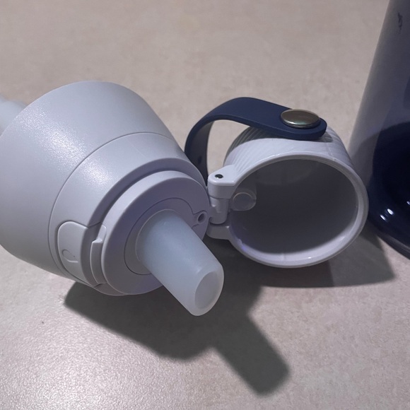 Brita Hard-Sided Plastic Premium Filtering Water Bottle- 36oz - Picture 3 of 8